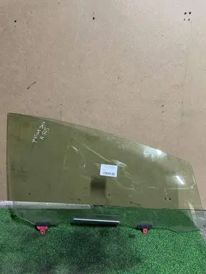 Стекло двери Rear LS