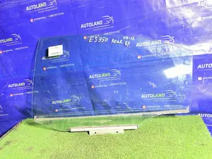 Стекло двери Rear LS