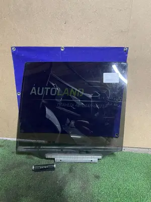 Стекло двери Rear LS